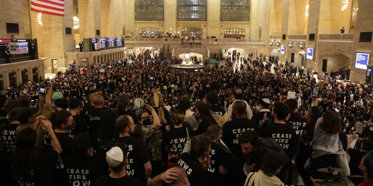 Thousands of Jewish and Palestinians protesters take over the Grand Central lobby during protest demanding immediate ceasefire of attacks to Gaza by Israeli forces, on Friday, Oct. 27, 2023, in New York. (Luiz C. Ribeiro/New York Daily News/Tribune News Service via Getty Images)
