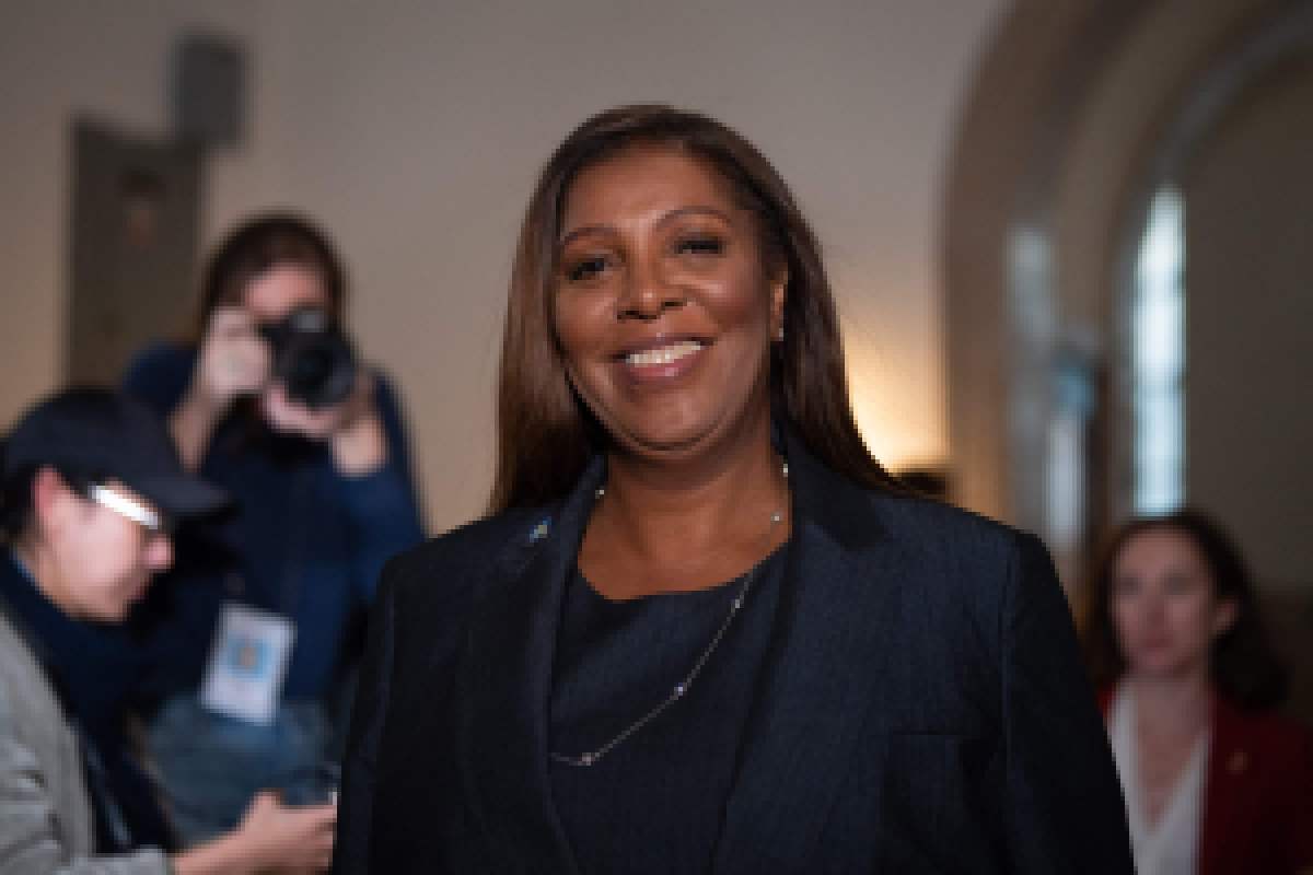 New York State Attorney General Letitia James returns after a lunch break in the Trump Organization civil fraud trial, at the New York State Supreme Court in New York City on November 8, 2023. The former president's daughter left the Trump Organization in 2017 to become a White House advisor and is not a codefendant in the case. Trump, his sons Don Jr and Eric, and other Trump Organization executives are accused of exaggerating the value of their real estate assets by billions of dollars to obtain more favorable bank loans and insurance terms. (Photo by Adam GRAY / AFP) (Photo by ADAM GRAY/AFP via Getty Images)